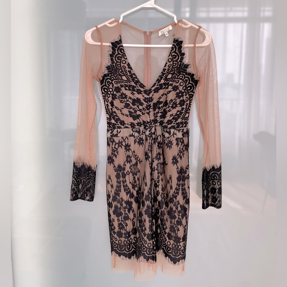 Nellis - Midi Lace Dress